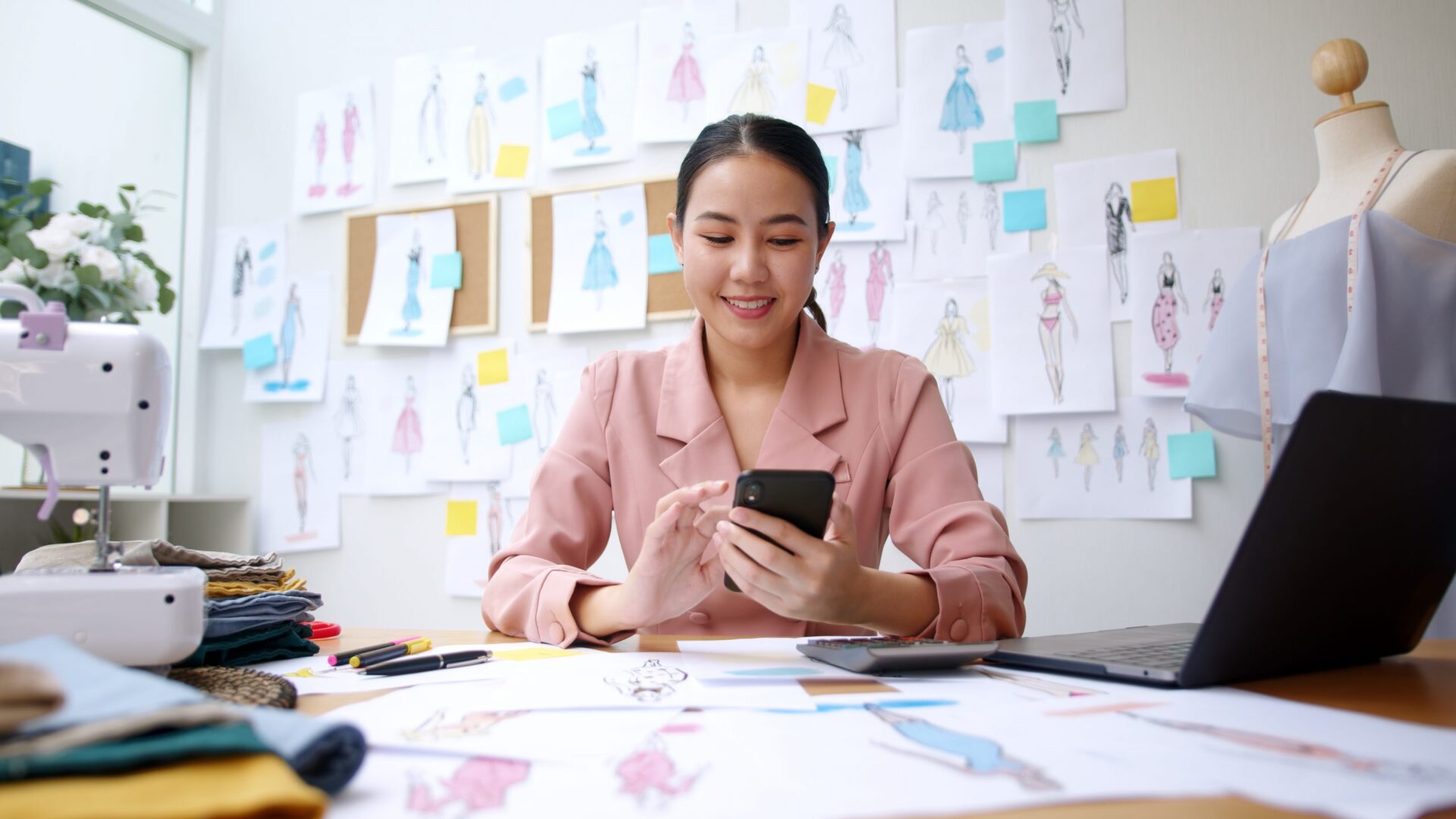 asia-happy-people-or-lady-excited-sell-smile-enjoy-2021-12-09-20-38-15-utc-scaled-1